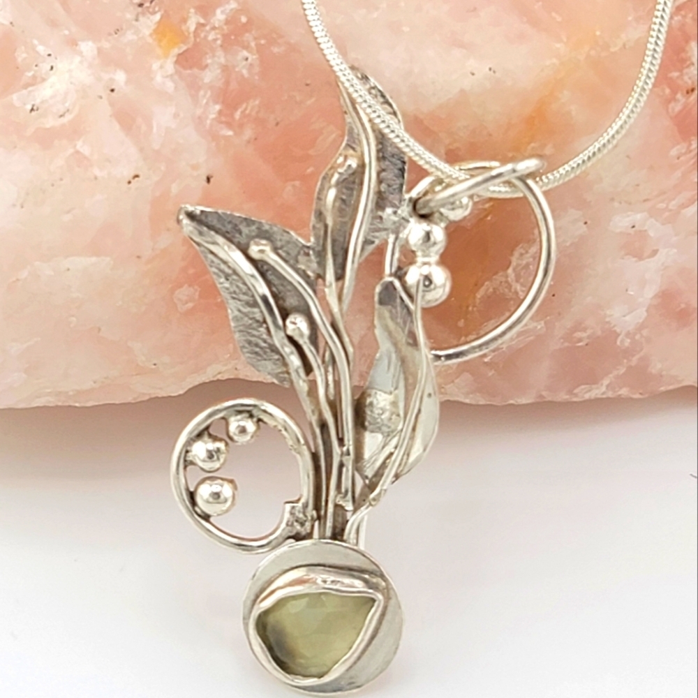 PREHNITE STONE GARDEN PENDANT HANDMADE IN STERLING SILVER